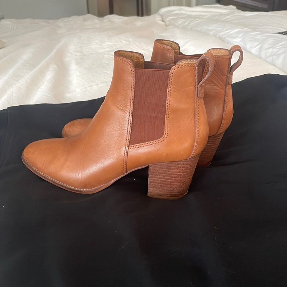Gently worn JCrew size 8 cognac booties